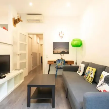 Canela Homes Urquinaona Apartment