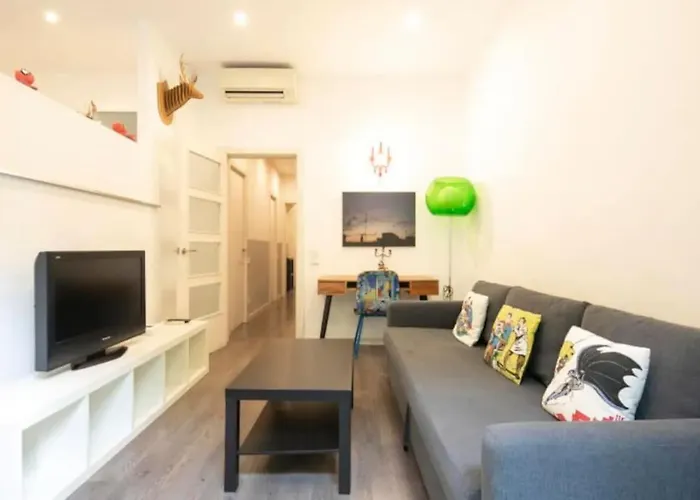 Canela Homes Urquinaona 公寓