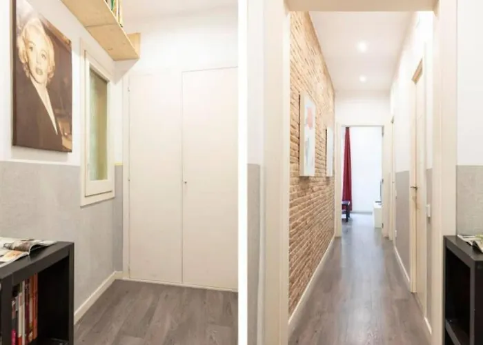 Canela Homes Urquinaona 公寓 *